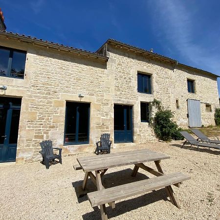 Chateau Des Loups - Les Cedres Bleus Echire Buitenkant foto