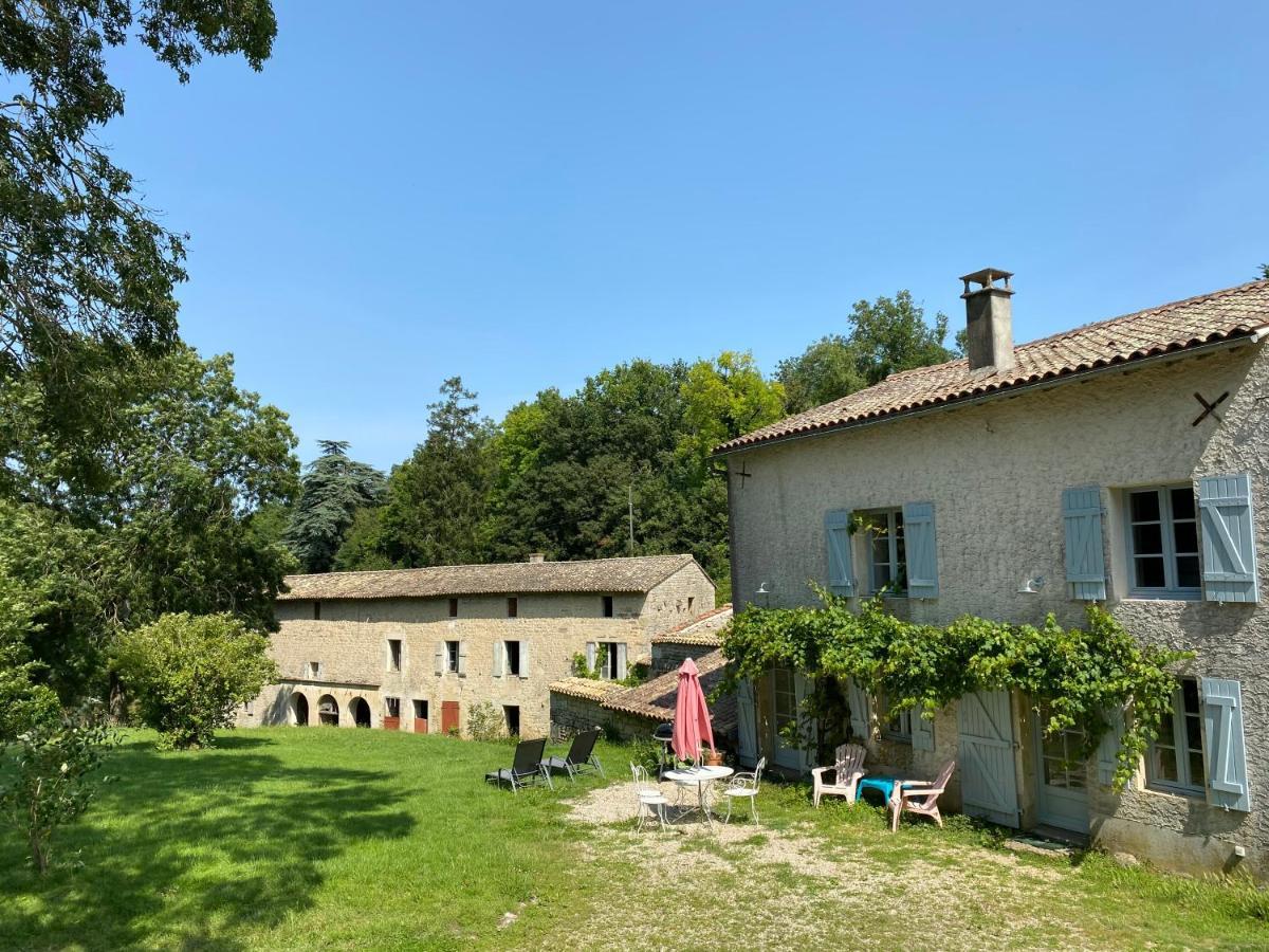Chateau Des Loups - Les Cedres Bleus Echire Buitenkant foto