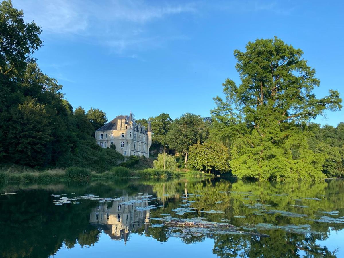Chateau Des Loups - Les Cedres Bleus Echire Buitenkant foto